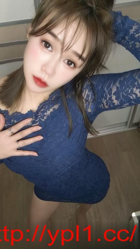 舌吻御姐静静