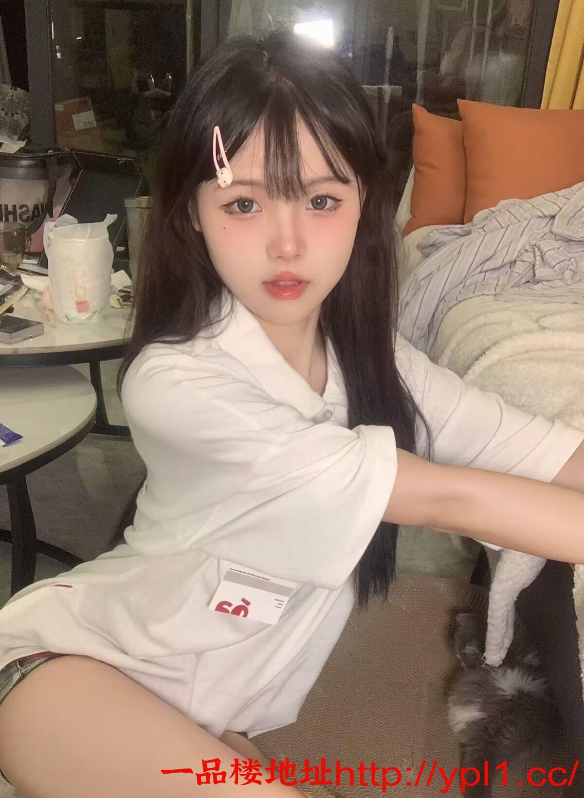 身材好嫩妹诗宇