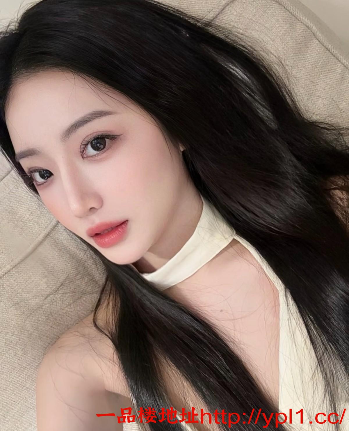 二十岁左右粉嫩多汁妹妹逼逼水多