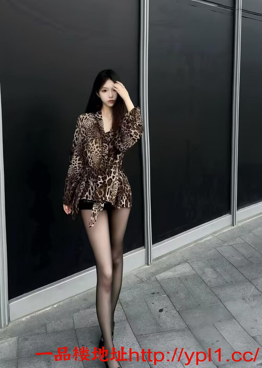 丰满性感御姐