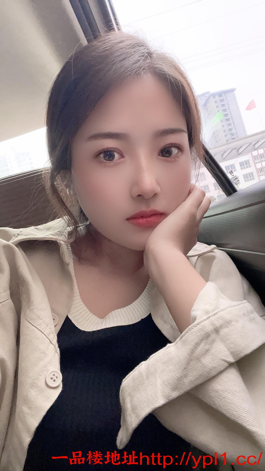 瑜伽小姐姐