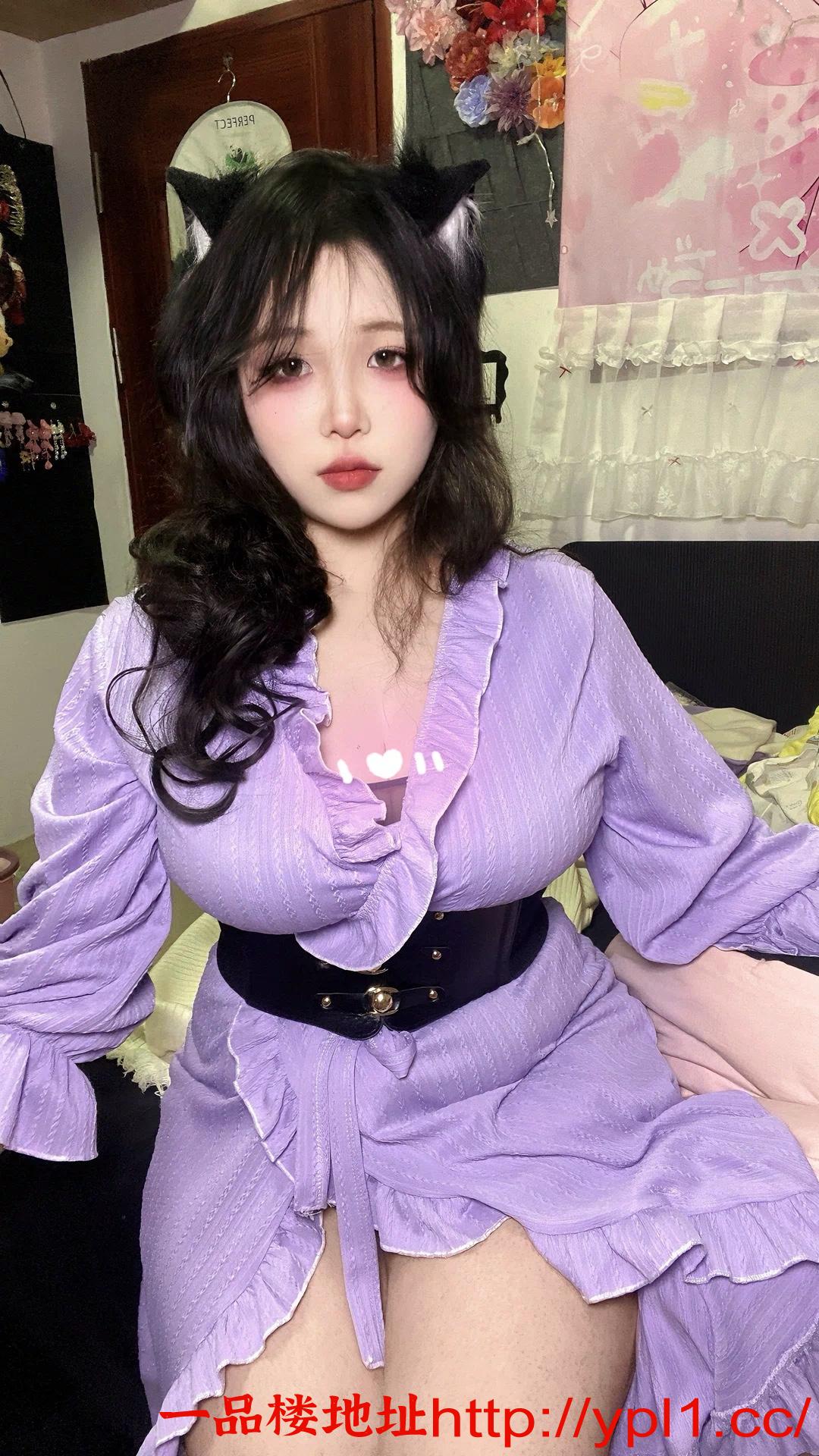 大奶萌妹
