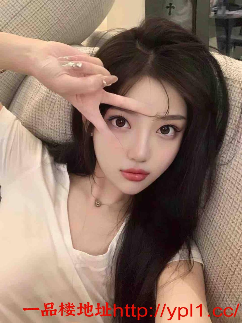 粉嫩紧逼小甜妹水多